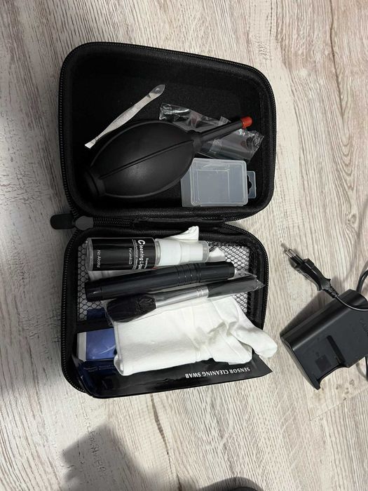 Canon EOS M50 Mark II + obiectiv EF-M 15-45mm – stare excelentă