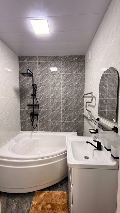 Продается 2 комн квартира в Алгоритме V009