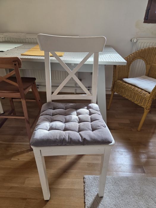 Vând 2 scaune Ikea Rosentorp