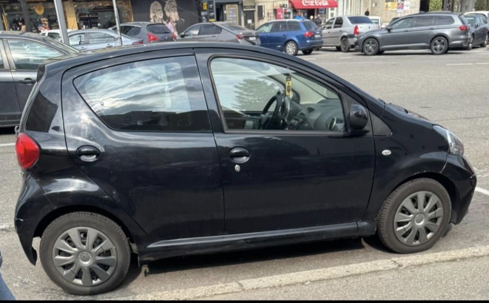 Vând Toyota Aygo