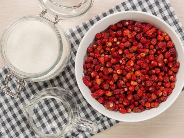 Земляничное варенье.