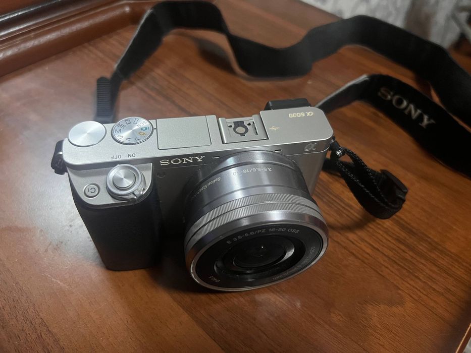 Sony alpha A6000 ideal