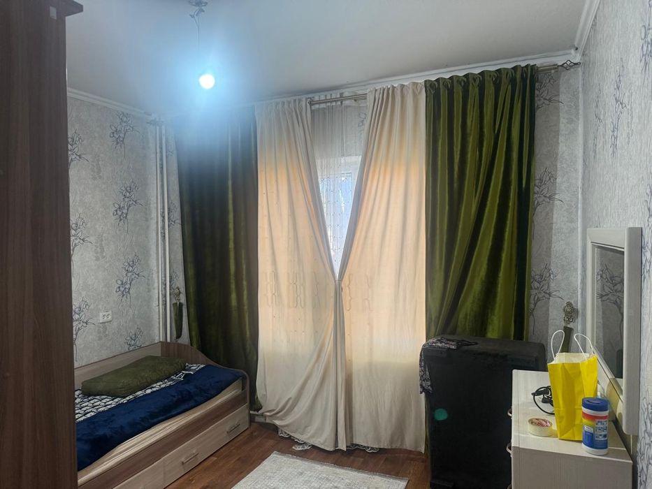 2х ком. кв.продам в 10мкр дом 10