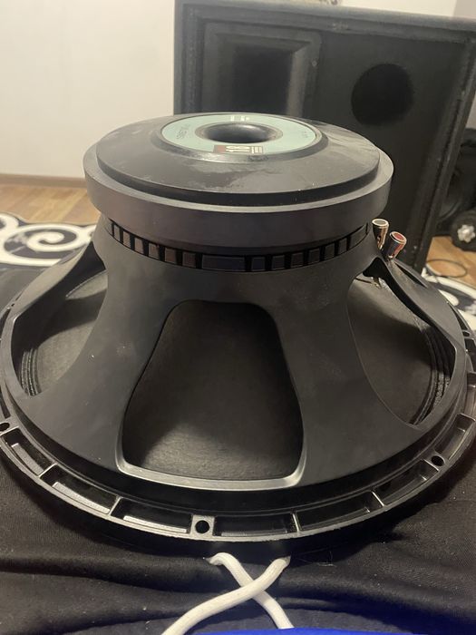 Vand 4 boxe pasive , 2 voce 2 bass