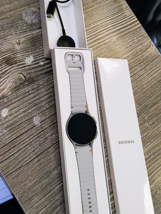 Samsung Galaxy Watch 7 LTE / 44мм