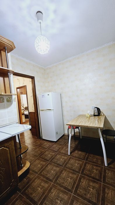 Сдам посуточно 1 ком.  кв. район Аквапарка.