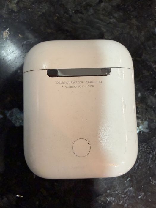 Продам наушники airpods оригинал