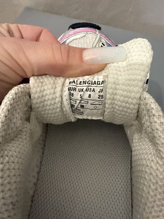 Продам кроссовки