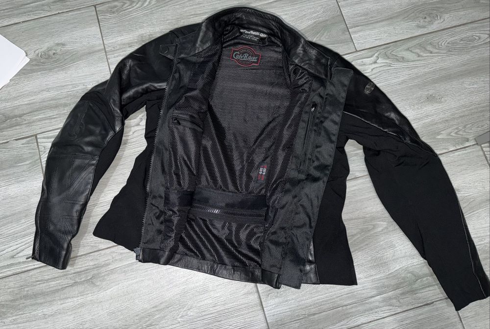 Jacheta moto ca și nouă de piele măsura 3XL damă
