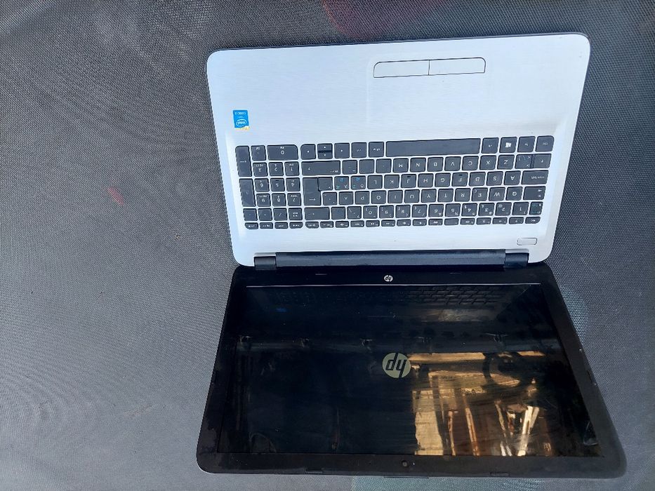 Laptop HP Pavilion i3
