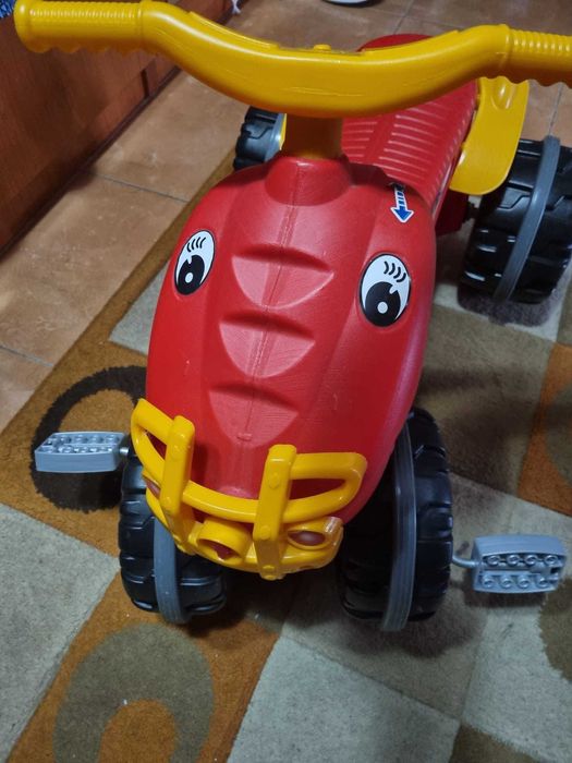 Atv cu pedale pentru copii