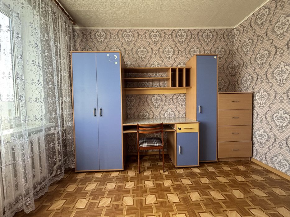 Стол для компьютера ( школьный стол)
