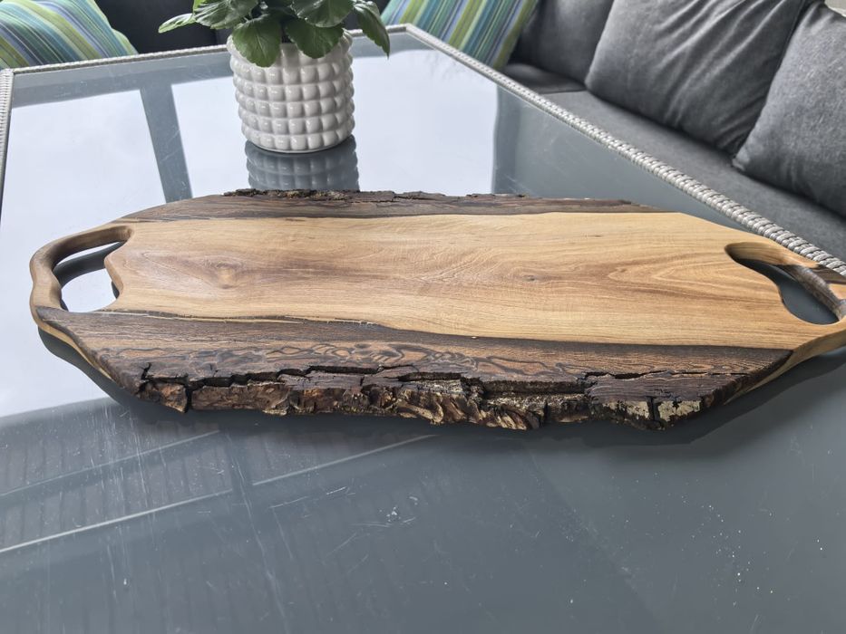 Tocătoare  și platouri din lemn de nuc și stejar