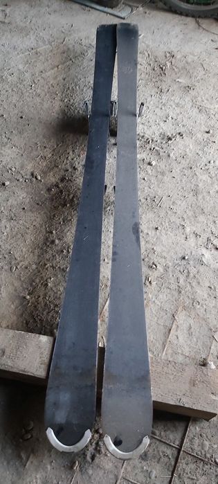 Vând schiuri carve Salomon