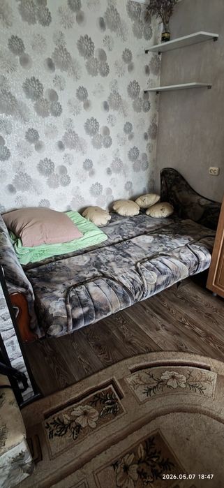 Отдам диван и два кресла