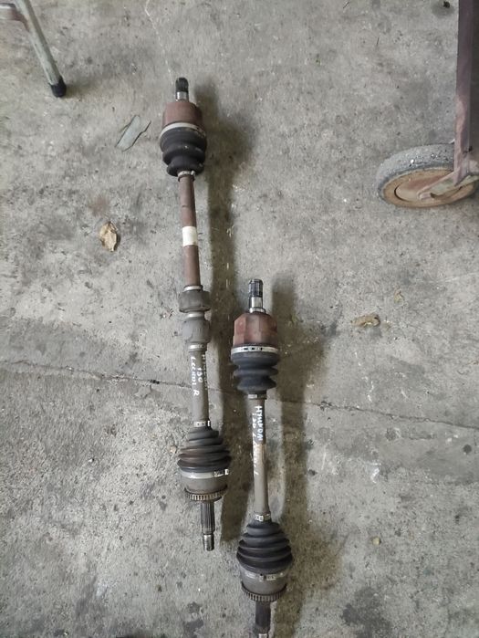 Полуоски за Hyundai i30 1.6crdi