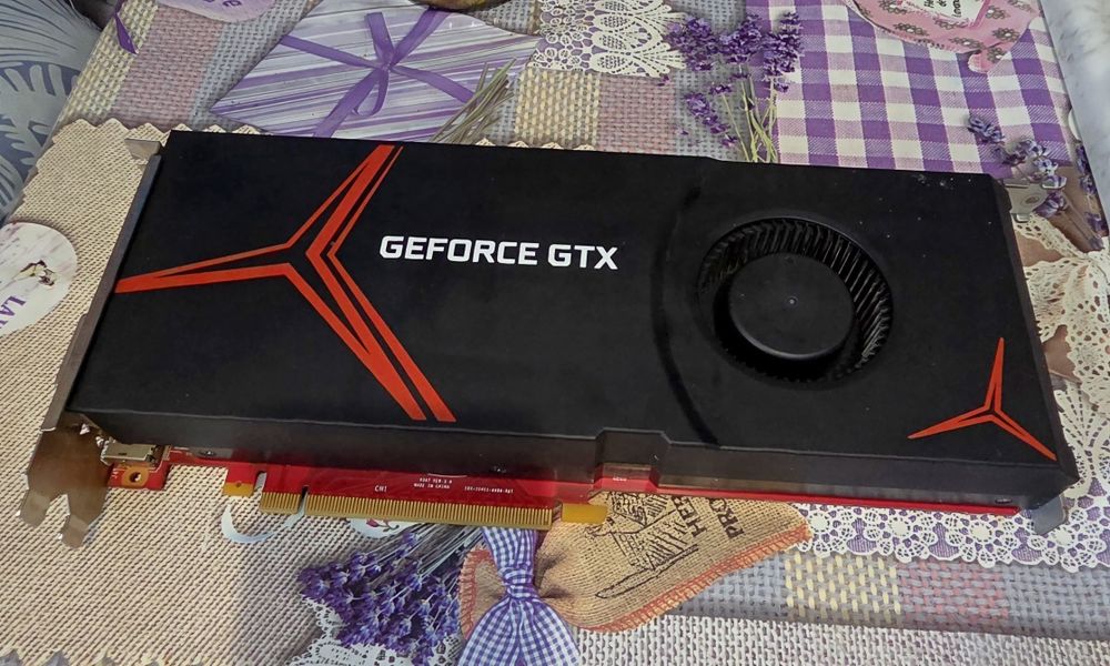 Sursă 1100 W Placă video GTX  1070 8 GB Ram 8 GB procesor i7 7700