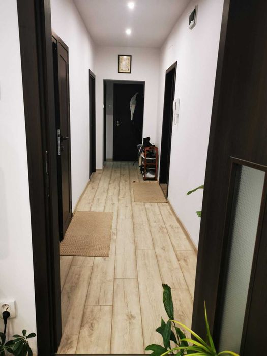 Тристаен обзаведен апартамент в Младост 1-Касабова