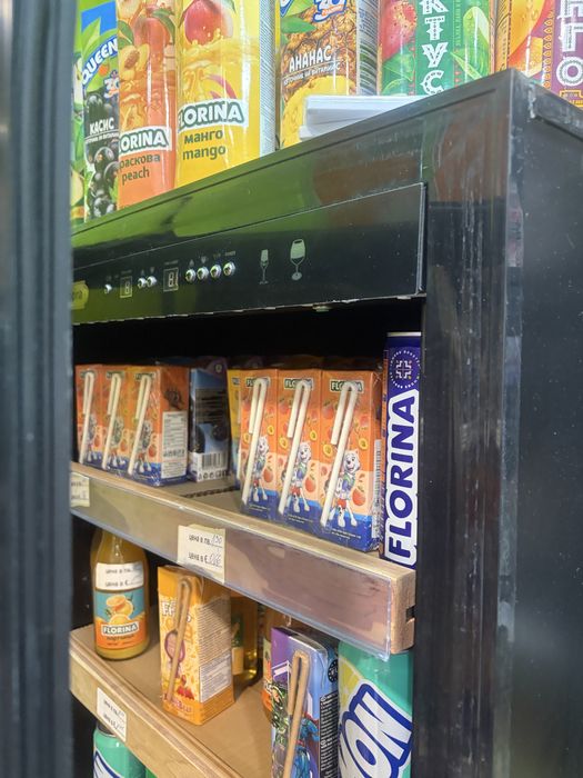 Продавам охладител за вино