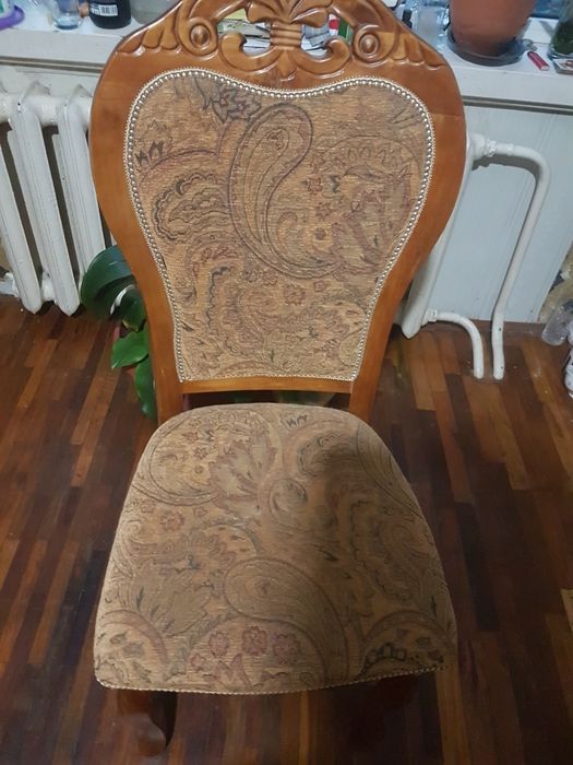 Продам стулья. Б/у. Деревянные.