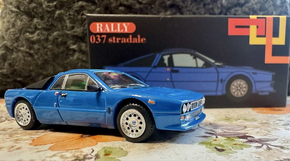 Продавам чисто нови модели Kaido House MiniGT & BBR в мащаб 1/64