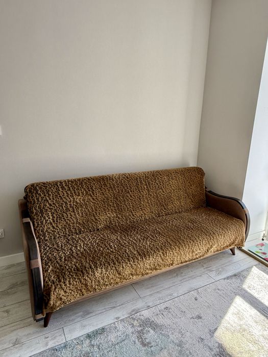 Продается диван в отличном состоянии