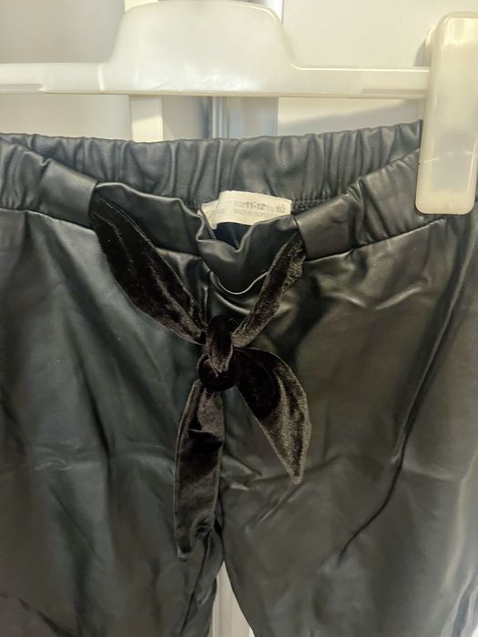 Pantaloni imitatie piele Zara12-13 ani