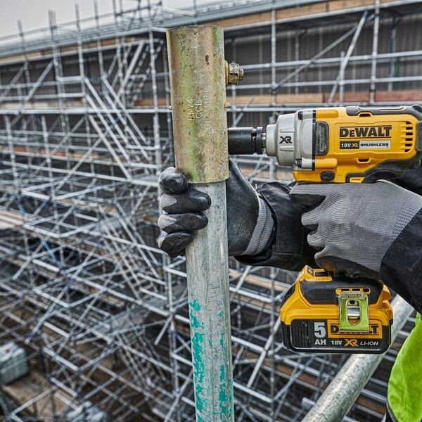 Топ цена акумулаторен Гайковерт Девалт DeWALT DCF894P2  комплект