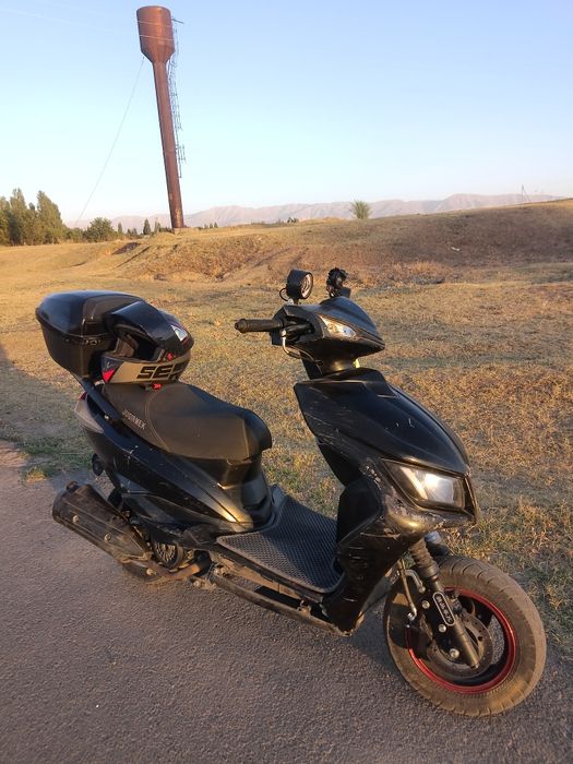 Продам мопед м8 на полном ходу