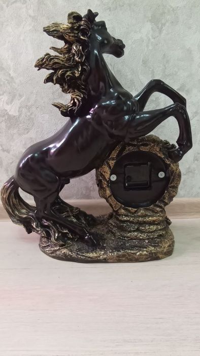 Продаётся новый сувенирный конь