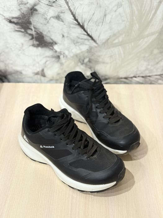 Продам мужские кросовки