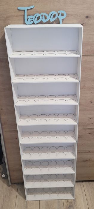 Етажерка Аудио приказки. Етажерки за фигурките и книжките.