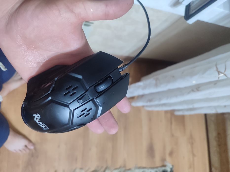 Продам коврики, мышку для компьютера.