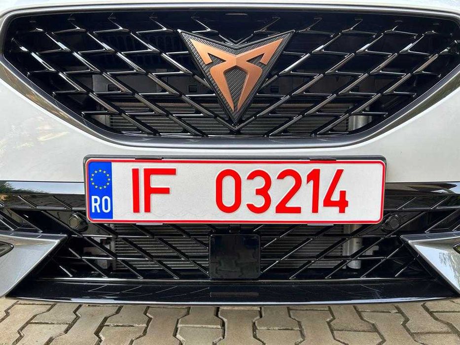 Suporti slim pentru numarul de inmatriculare