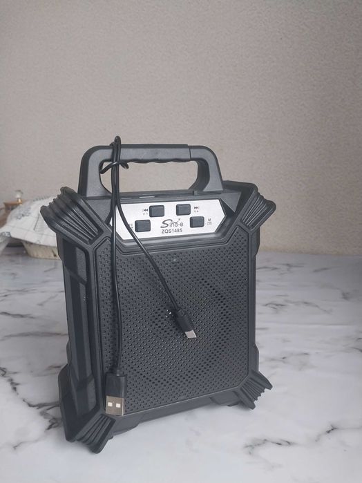 Продаю колонку,наушник на айфон