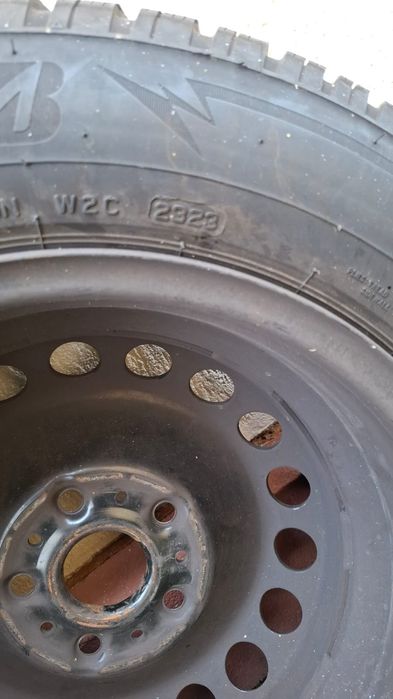 De vânzare cauciucuri de iarna 195/65/R15