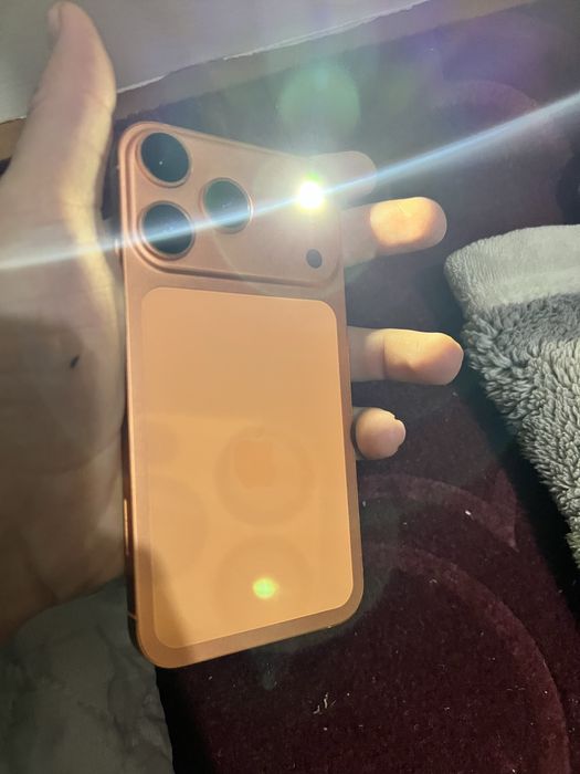 IPhone xr 17 pro korpusda