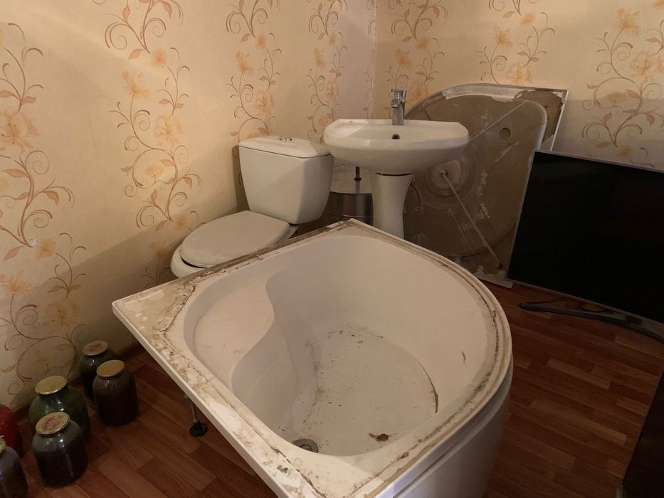 душевая кабина Унитаз Раквина