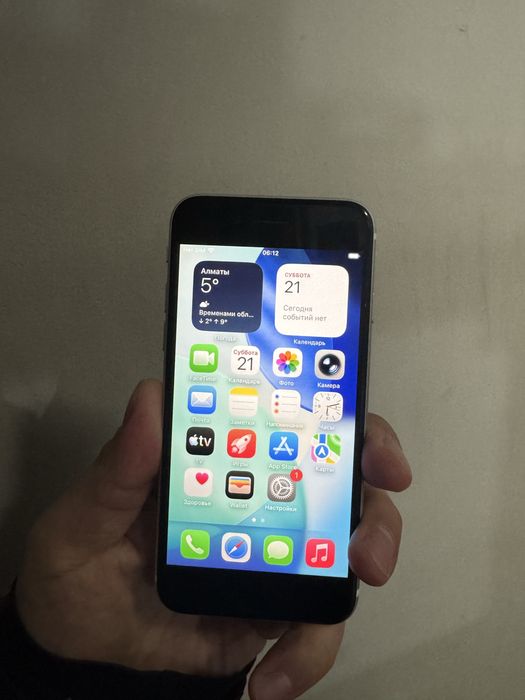 Iphone SE 2020 продам