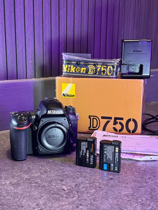 фотоапарат Nikon d750 + батериен грип + 2батерии + диатанционен спусък