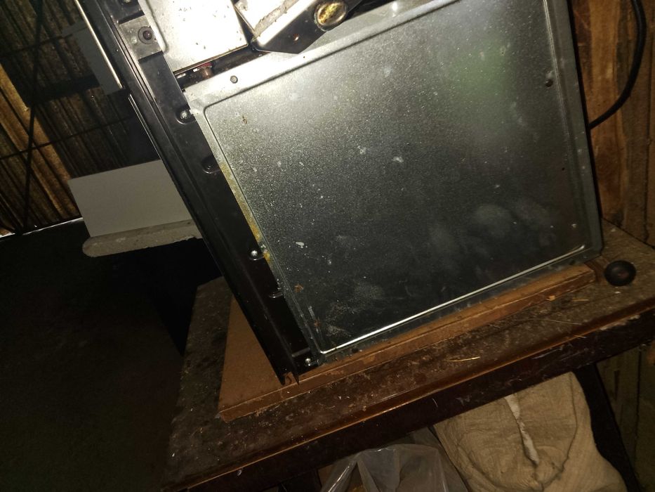 Продавам работеща фурна за вграждане " Бомпани"