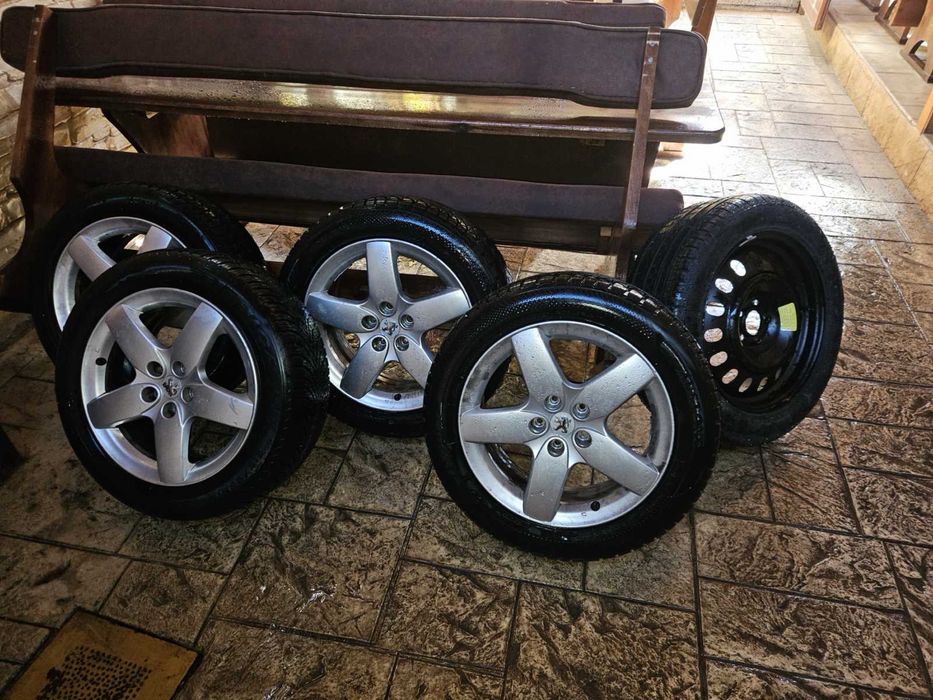 Оригинални джанти с нови сезонни гуми за Пежо 17 “ цола 5х108