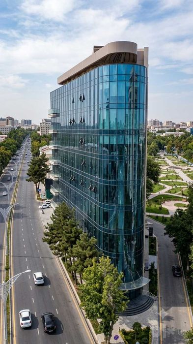 Сдам помещение 420m2 под Автосалон / Ресторан 1-й этаж БЦ А класса RR
