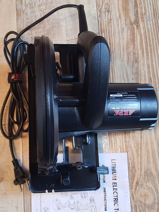 Продаётся торцовочная пила