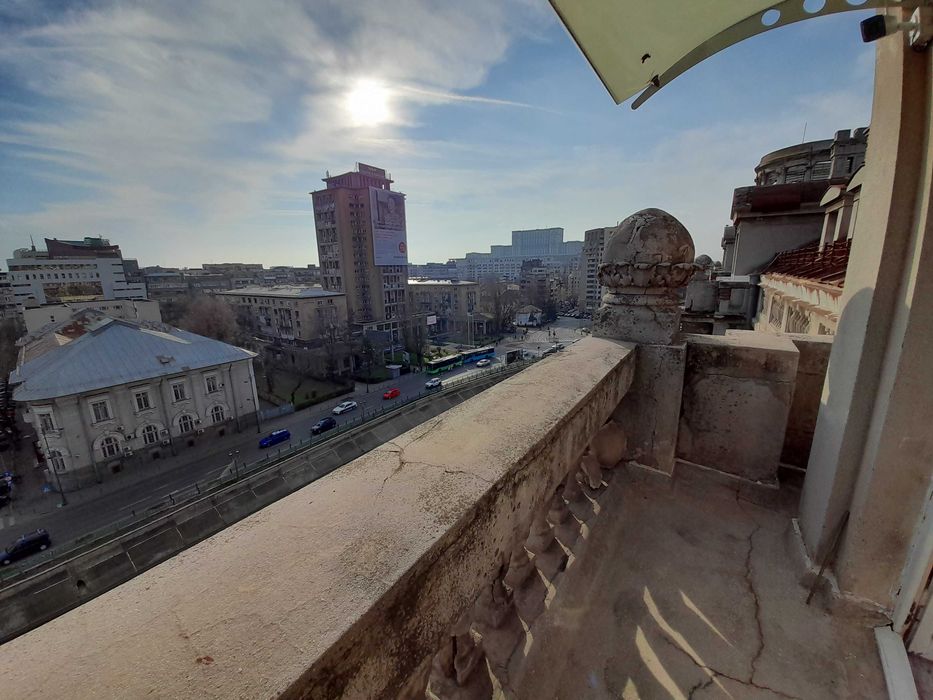 Închiriez garsonieră vintage, zonă ultracentrală