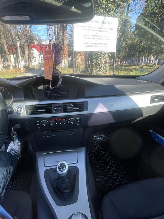 Vand sa schimb cu dacia lodgy