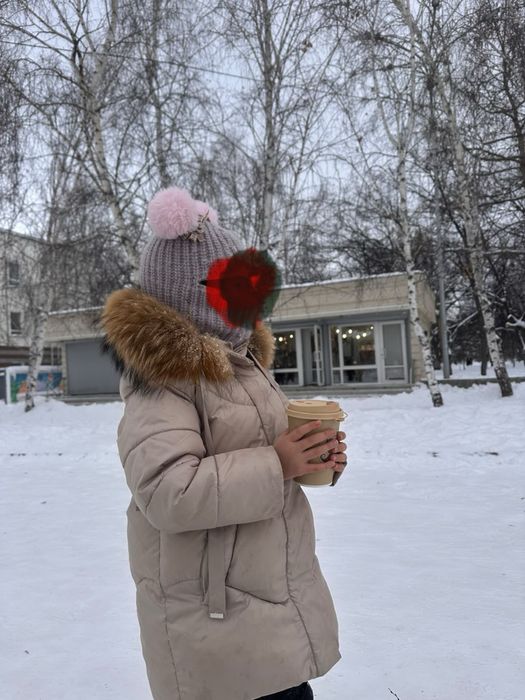 Зимняя куртка отличного качества на девочку