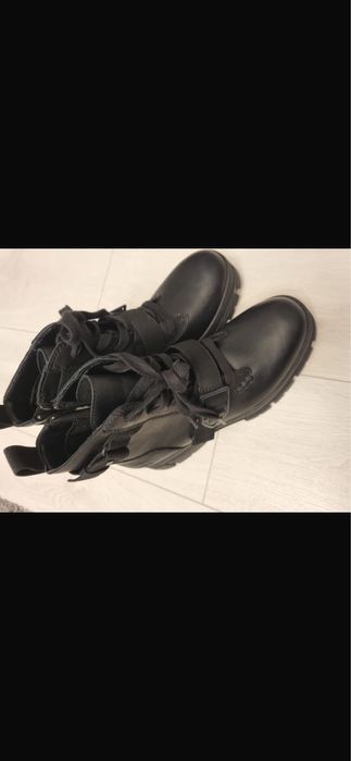 Ghete UGG Ashton Lace-Up dama nr 41 negre noi cutie.