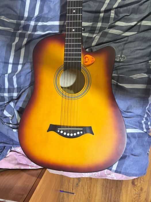 продается гитара