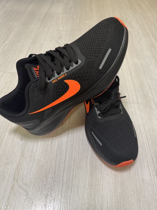 Чисто нови маратонки NIKE!